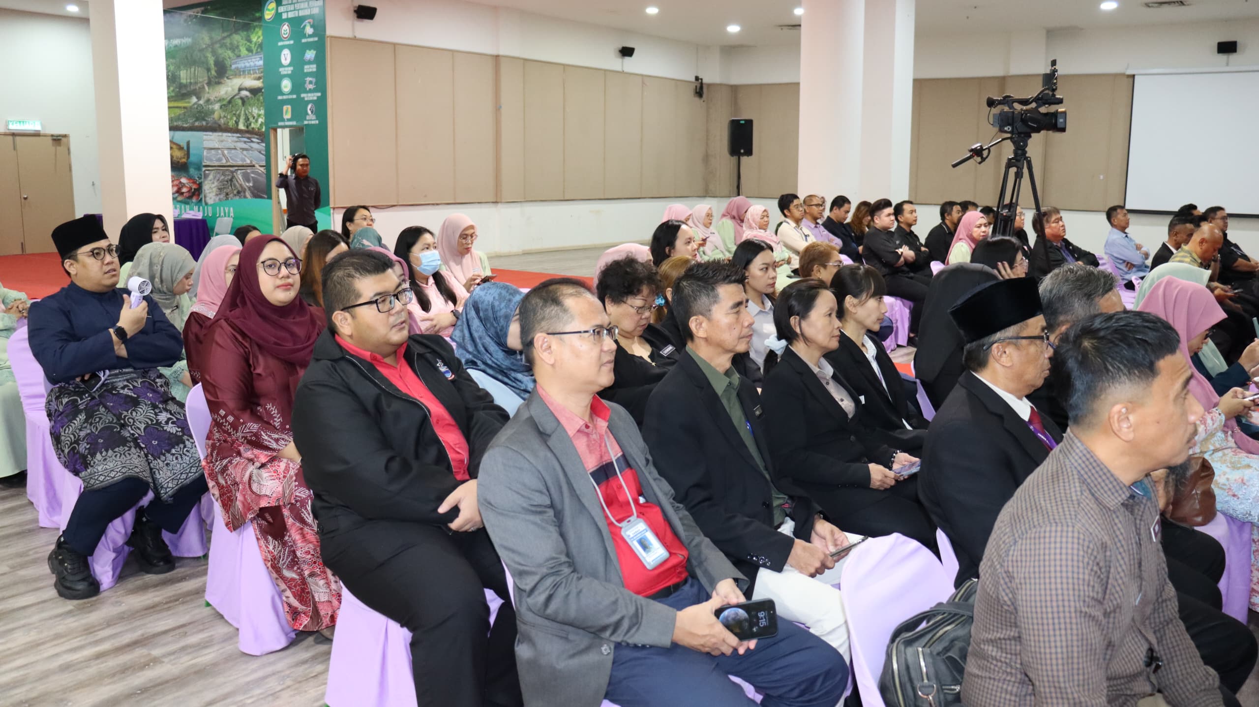 Galeri Foto: 𝐌𝐀𝐉𝐋𝐈𝐒 𝐀𝐌𝐀𝐍𝐀𝐓 𝐏𝐄𝐍𝐆𝐀𝐑𝐀𝐇 𝐉𝐀𝐁𝐀𝐓𝐀𝐍 𝐏𝐄𝐑𝐊𝐇𝐈𝐃𝐌𝐀𝐓𝐀𝐍 𝐕𝐄𝐓𝐄𝐑𝐈𝐍𝐀𝐑 ...